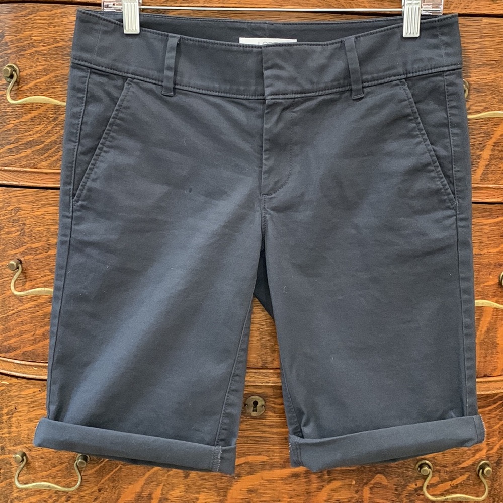 NWT.LOFT Bermuda rolled shorts.Blue.Womens size 2. Perfect for spring and summer